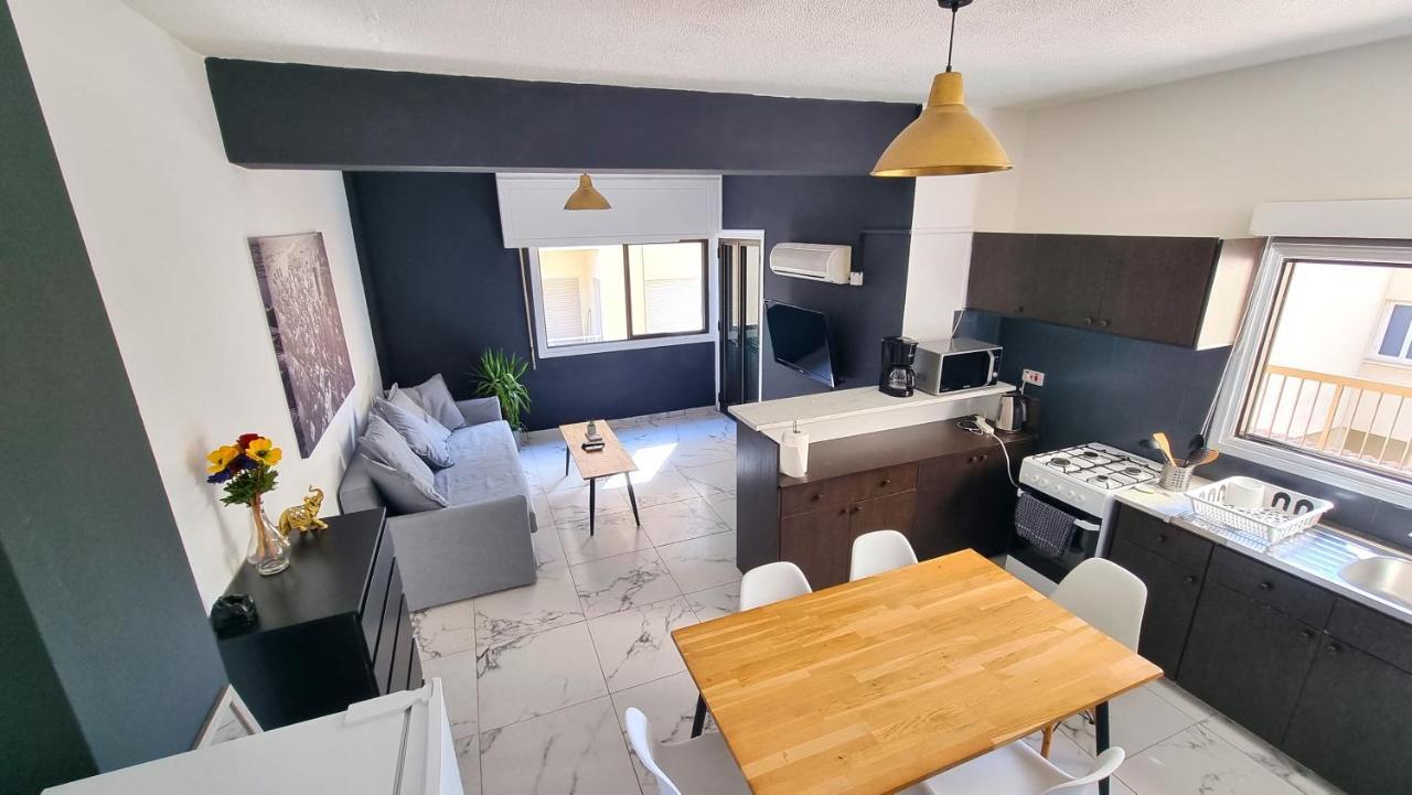 Cozy Beach Apt, Near Airport With 100Mbit Internet Larnaca Buitenkant foto