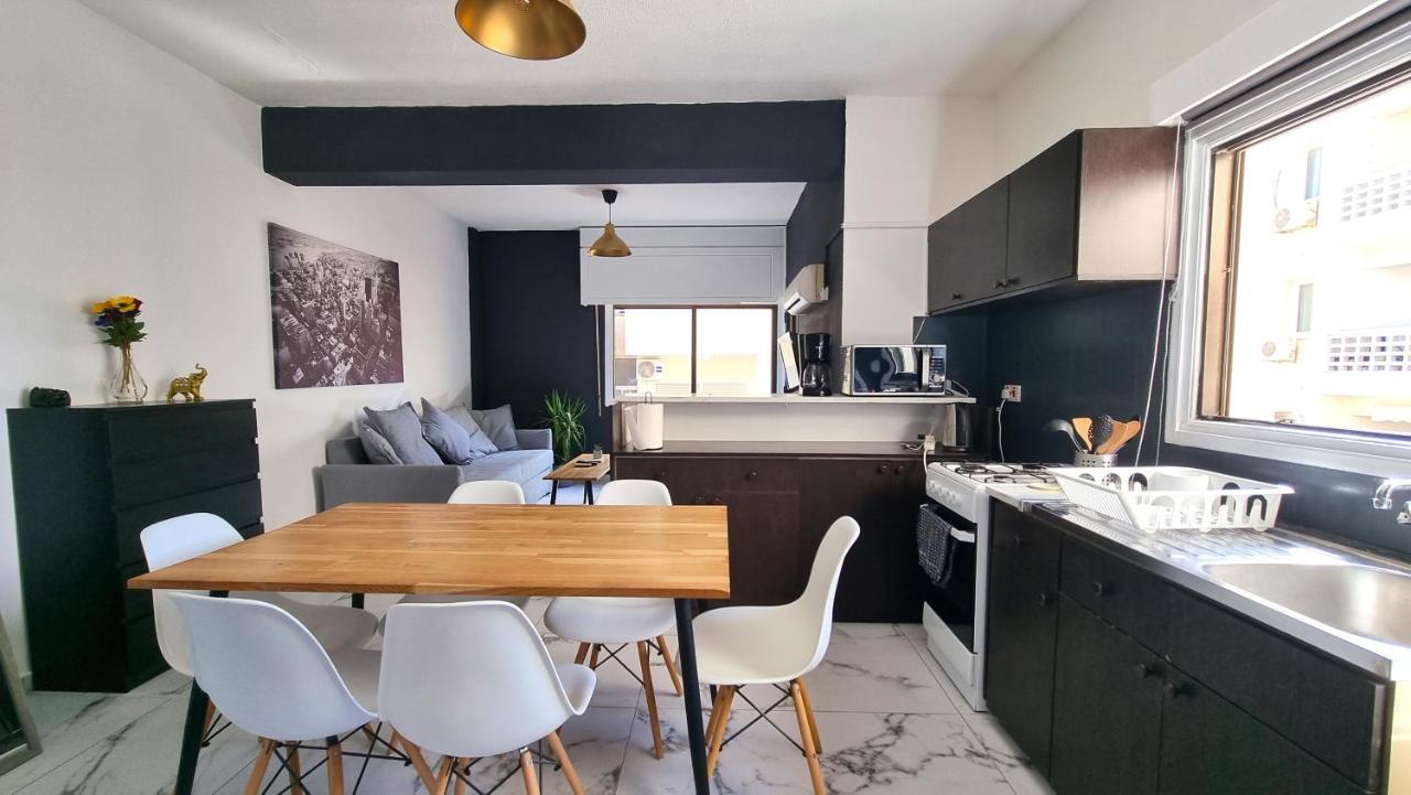 Cozy Beach Apt, Near Airport With 100Mbit Internet Larnaca Buitenkant foto