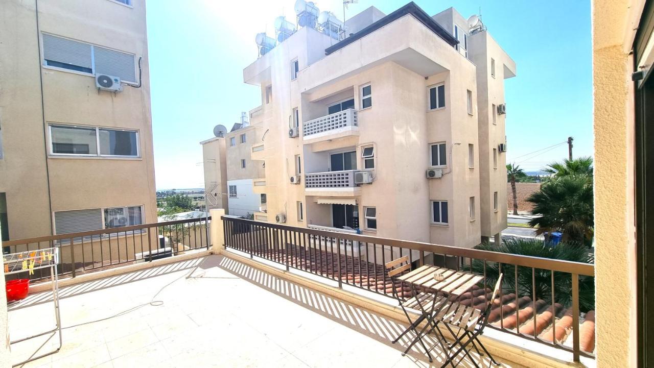 Cozy Beach Apt, Near Airport With 100Mbit Internet Larnaca Buitenkant foto