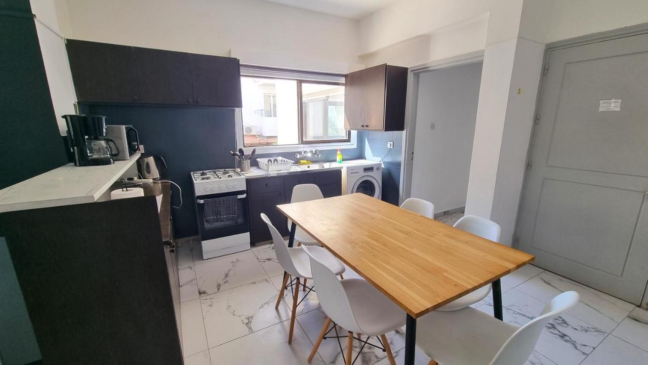 Cozy Beach Apt, Near Airport With 100Mbit Internet Larnaca Buitenkant foto